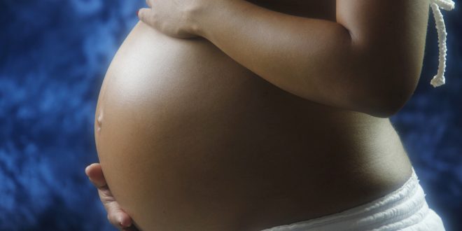 Épilation pendant la grossesse : précautions et recommandations pour les femmes enceintes
