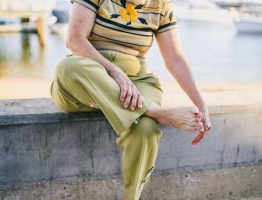 Comment soulager les douleurs aux pieds chez les personnes âgées?